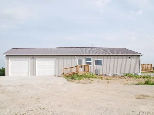 5916 Kornhill Rd, Fayette, IA 52142