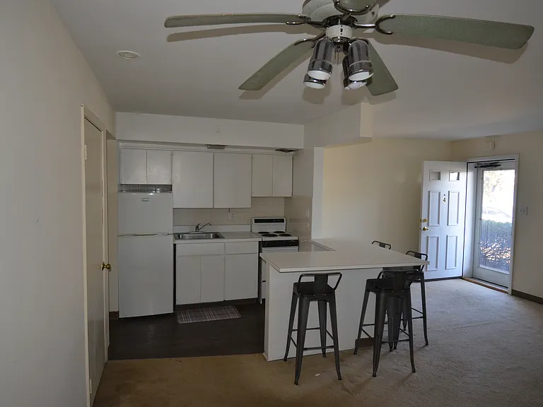 2032 Linden Ave #A — Photo 4