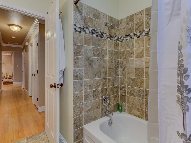 2572 Rollingwood Dr — Photo 19