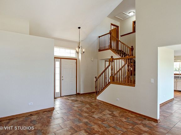 3rd image of 2037 Clarewood Ln