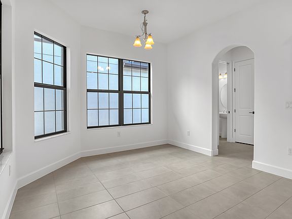5th image of 2238 Salew St