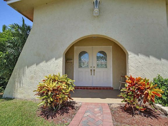 2nd image of 1621 NW 10th St