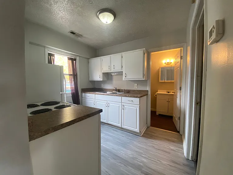 205 Baronne St — Photo 10