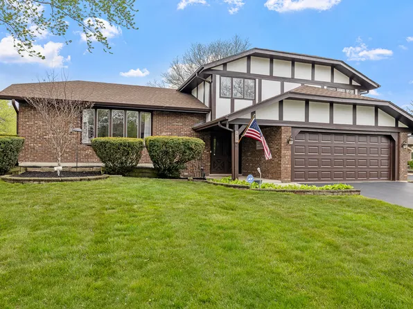 5724 Buck Ct, Westmont, IL 60559