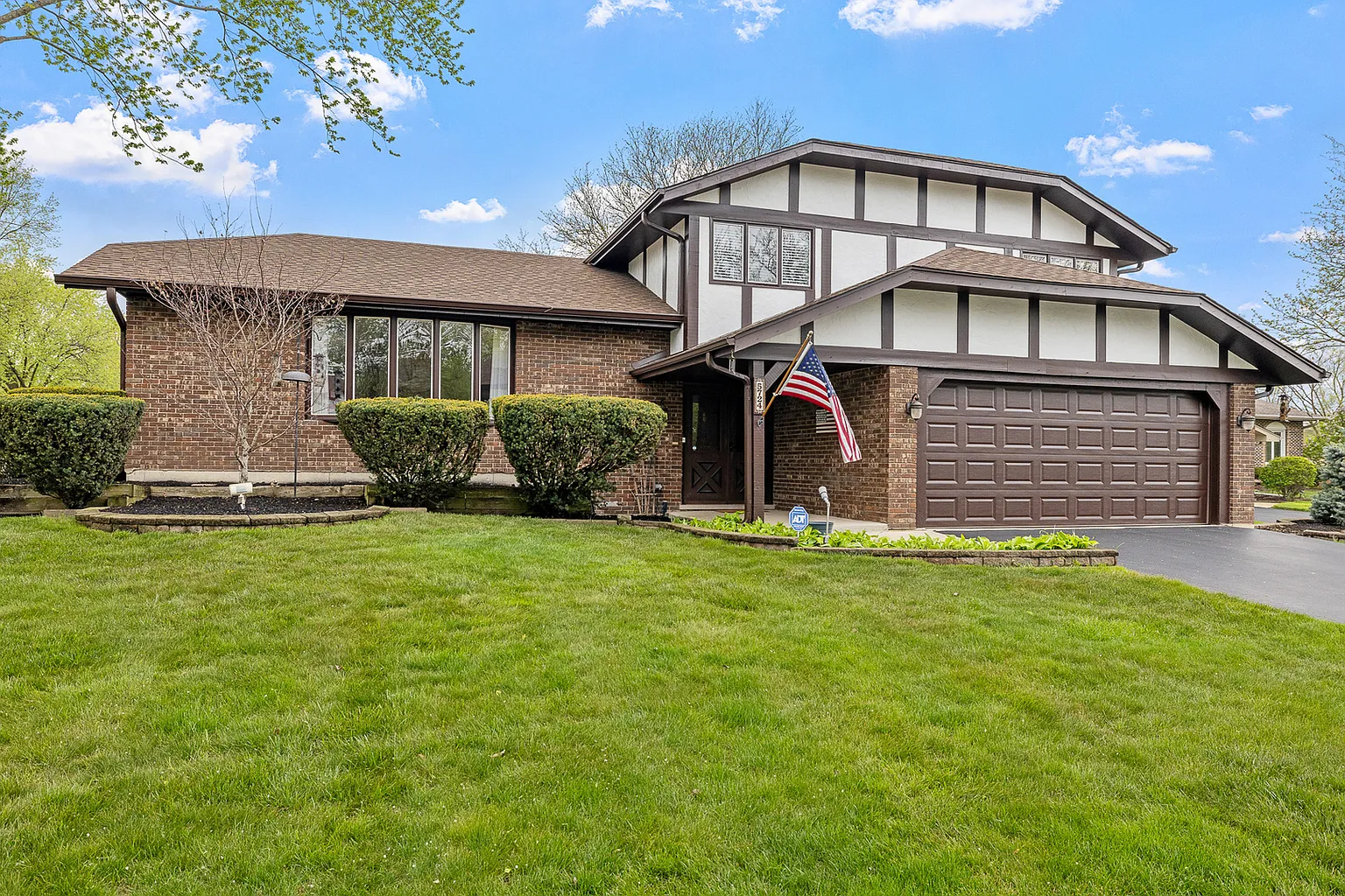 5724 Buck Ct photo 1