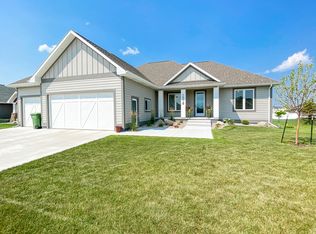 1518 Sylvan Cir, Brookings, SD 57006