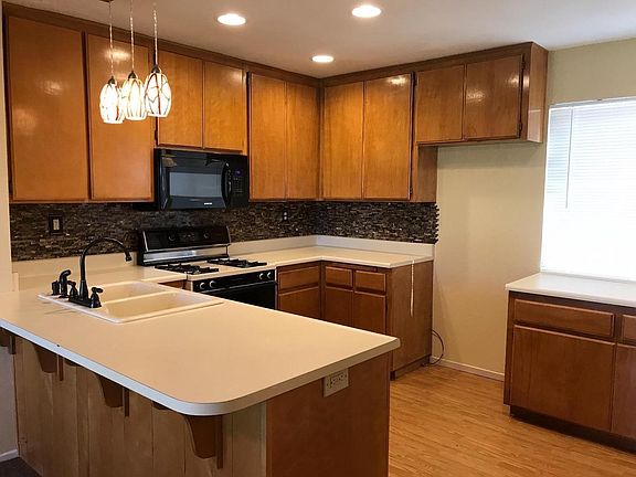 4th image of 14746 Clubhouse Dr APT A