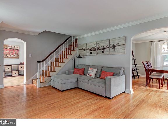 5th image of 5028 Marvine Ave