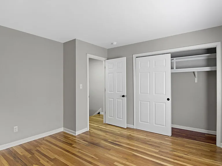 The Riverside Apartment Homes — Photo 12