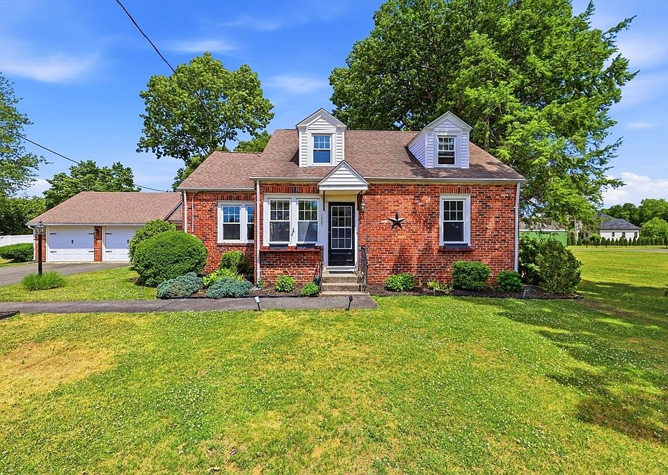 1st image of 115 Poplar St