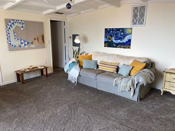 4th image of 23727 E Cliff Dr APT 6