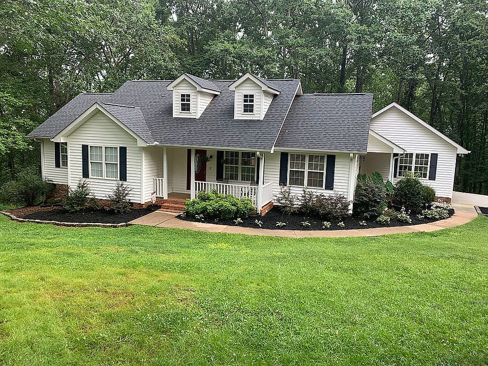 2nd image of 5135 Sunset Dr