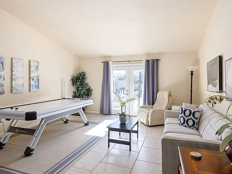 6073 E Beck Ln — Photo 3