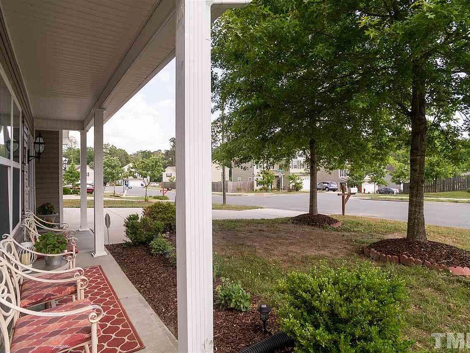 2nd image of 802 Woodside Park Ln