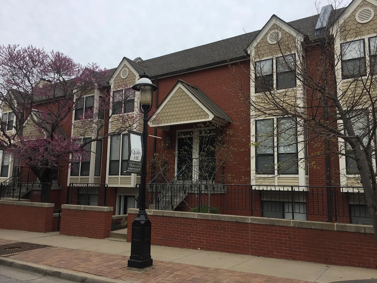 2 bed, 2.5 bath, 1074 sqft, $1,950 — Photo 1