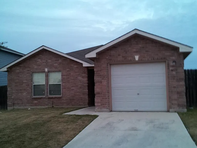 6031 Lake Victoria St — Photo 1