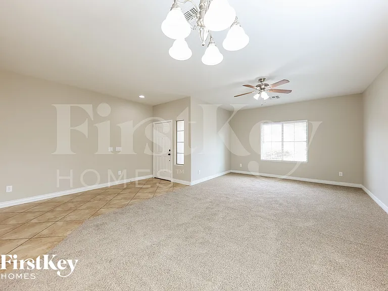 5737 W Pedro Ln — Photo 5