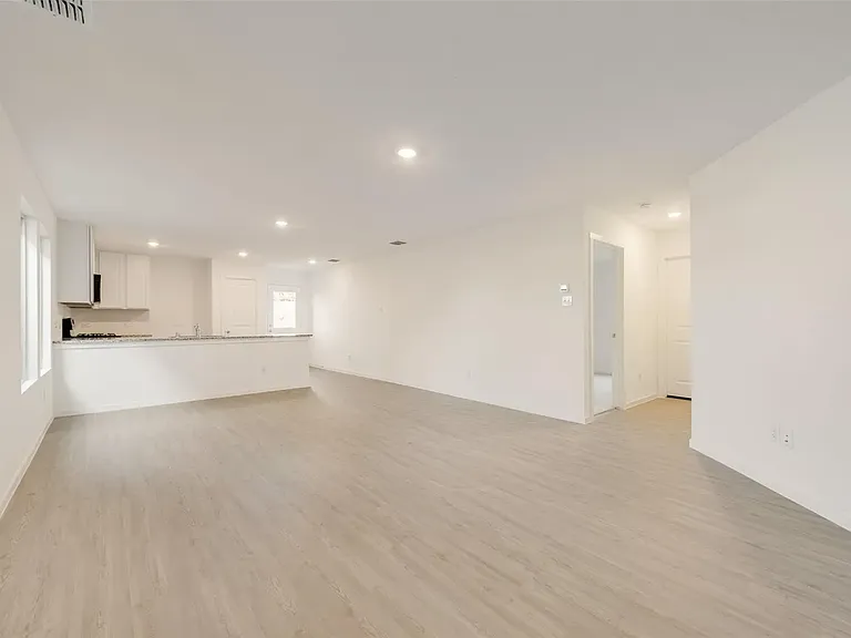 233 Ashbrook St — Photo 23