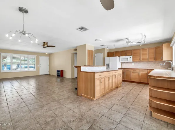19605 N Welk Drive, Sun City, AZ 85373