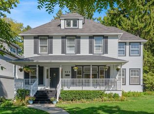 923 Oak St, Winnetka, IL 60093