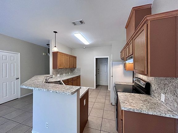 4th image of 3001 Kestrel Dr #B