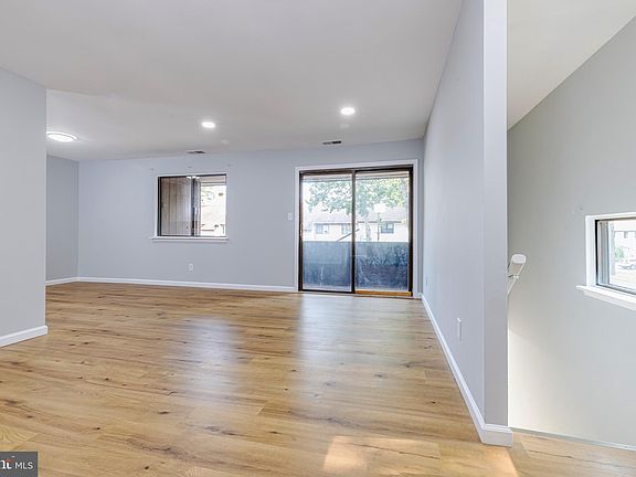 5th image of 2749 Mimosa Ct