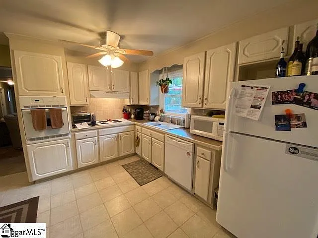 16 Ellesmere Dr — Photo 3