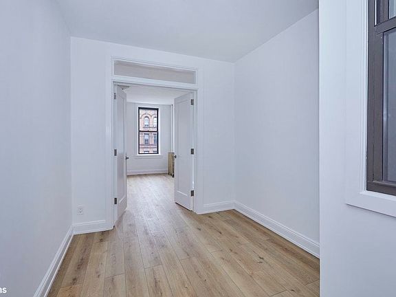 3rd image of 490 Amsterdam Ave #4S