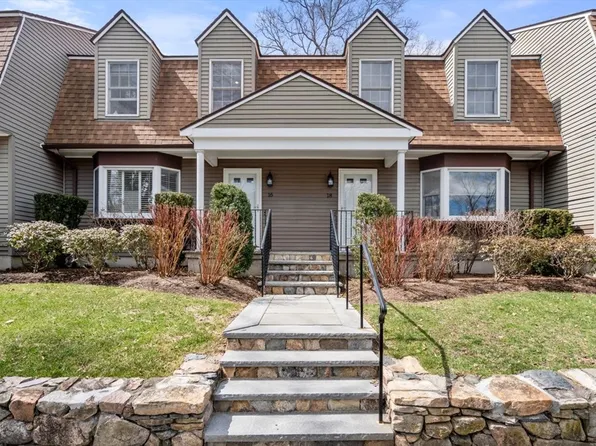 16 Wiswall Cir Unit 16, Wellesley, MA 02482