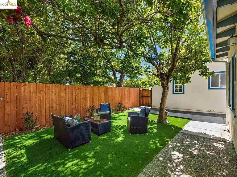 903 Santa Fe Ave — Photo 12