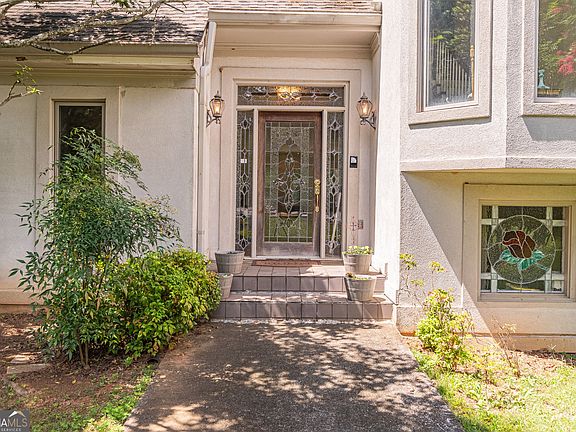 5th image of 1704 Heritage Way