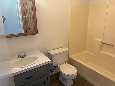5th image of 1840 Badt St #10