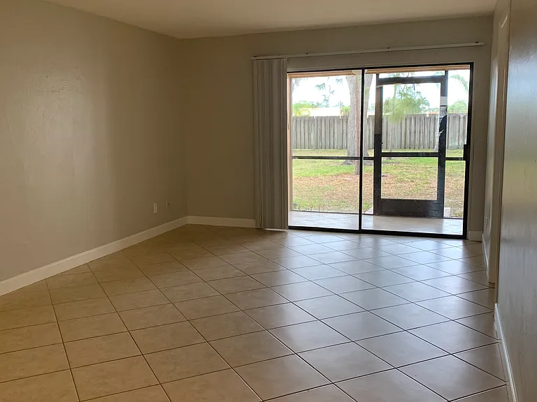 2111 Crystal Dr #2 — Photo 13