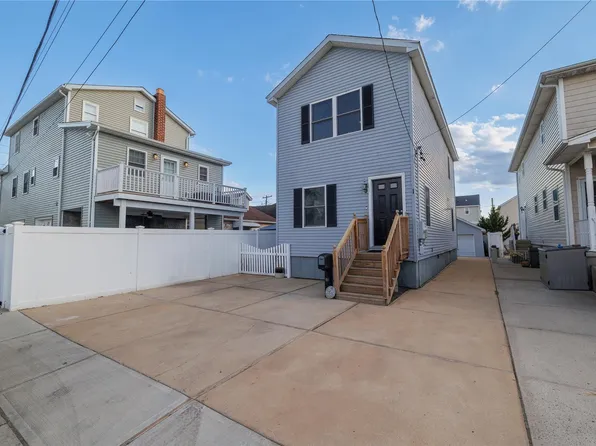 1 W Martin Street, East Rockaway, NY 11518