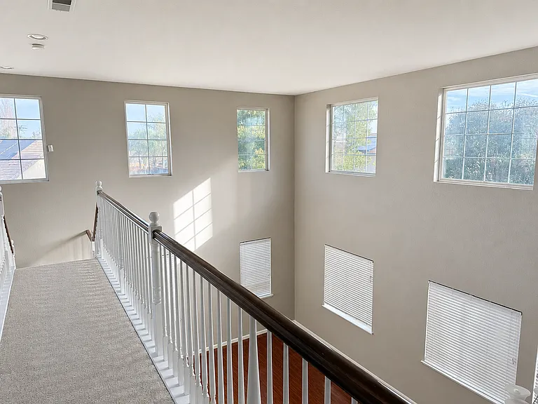 702 Samantha St — Photo 12