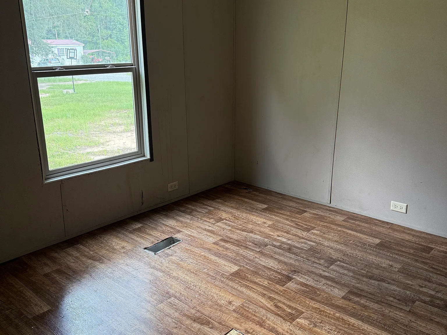 3 bed, 940 sqft, $985 — Photo 3