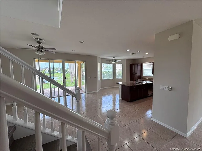11239 SW Barton Way — Photo 6