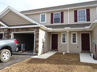 206 Lakeside Xing, Mount Joy, PA 17552
