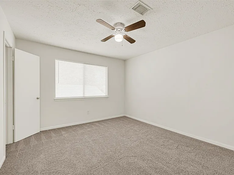 4910 Brownfields Ct — Photo 24