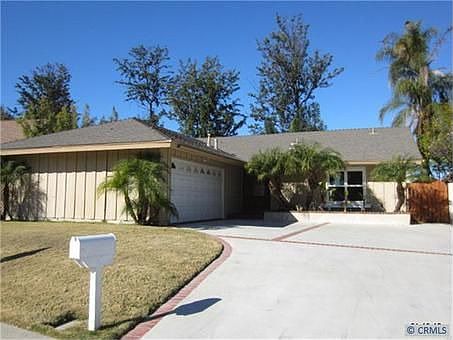 2nd image of 26141 Glorietta Ln