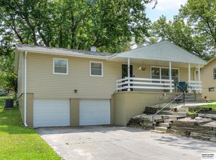 4427 Ridgeway Rd, Omaha, NE 68134