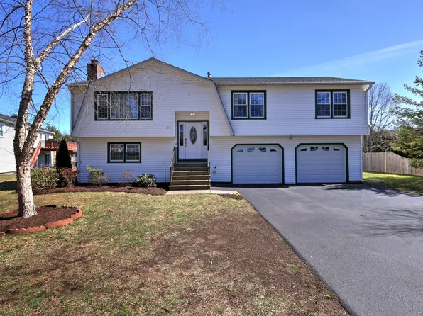 24 Squire Court, Milford, CT 06460