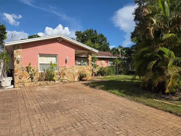 8665 Mockingbird Ln, Seminole, FL 33777