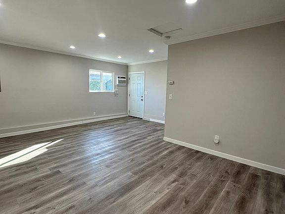 3rd image of 536 Berryhill Dr #1A