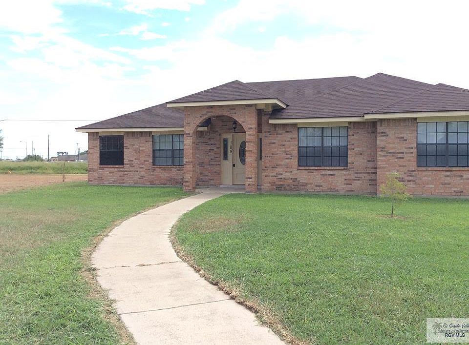 1st image of 109 Live Oak Cir