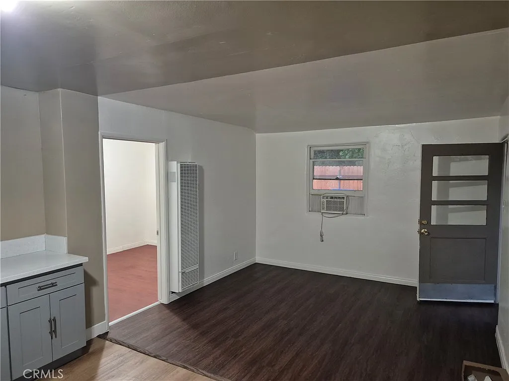 1 bed, 500 sqft, $1,850 — Photo 4