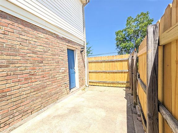 2nd image of 8740 Glen Meadow Ln