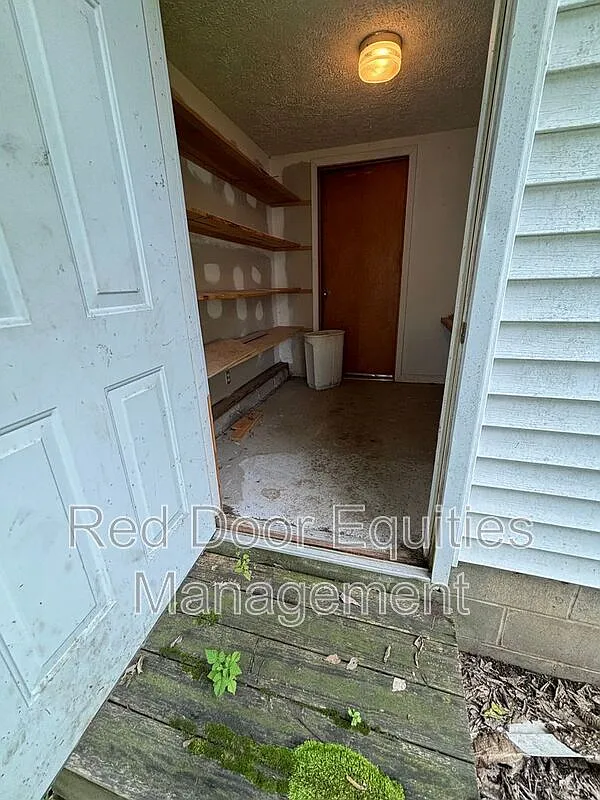Studio, 1.0 bath, 768 sqft, $350 — Photo 4