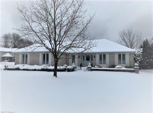 6977 N Renwood Rd, Independence, OH 44131