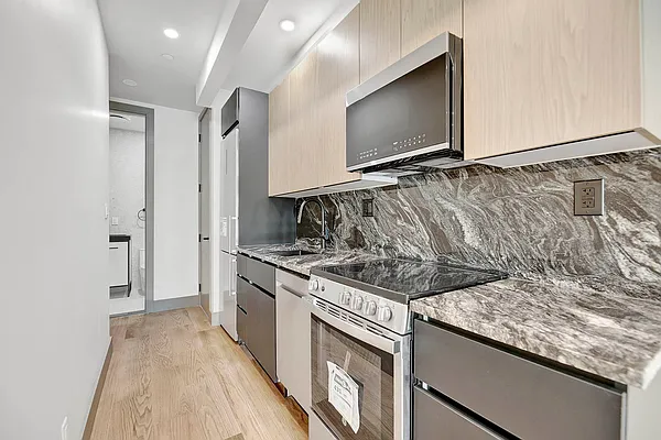 Rented by GROOME REALTY LLC | media 14